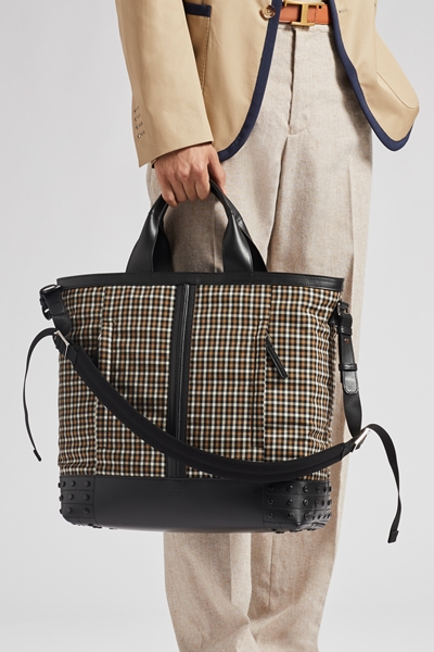 مجموعة Tod’s الرجالية لربيع وصيف 2020... تصاميم خفيفة بجودة عالية